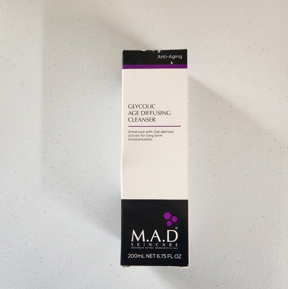 M.A.D Skincare Glycolic Age Diffusing Cleanser 200ml NEW In Box
